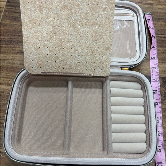 ProCase hard black jewelry travel case, multiple compartments for storage, new - Picture 5 of 6